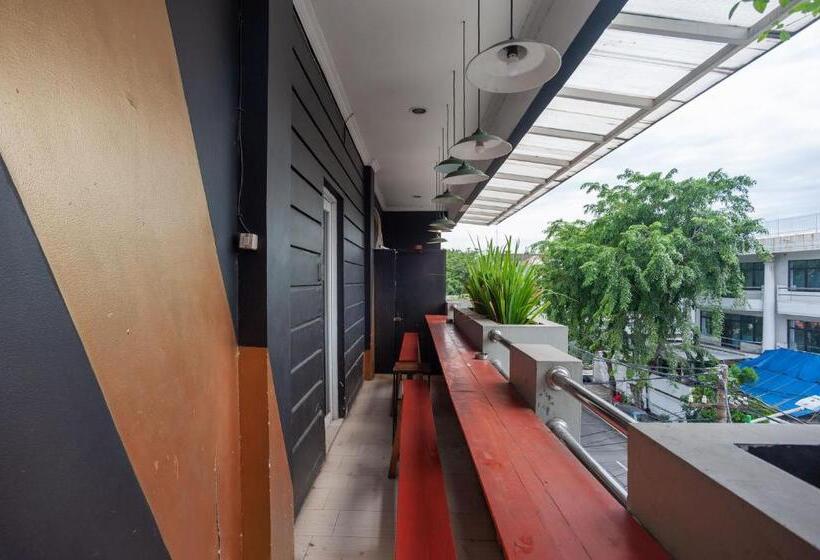 فندق Reddoorz Plus @ Kemayoran