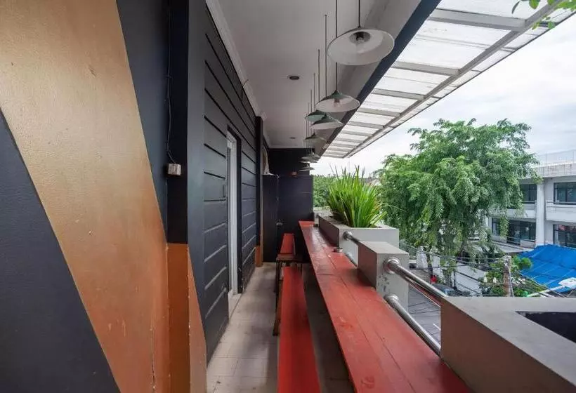 ホテル Reddoorz Plus @ Kemayoran