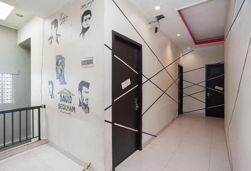 فندق Reddoorz Plus @ Kemayoran