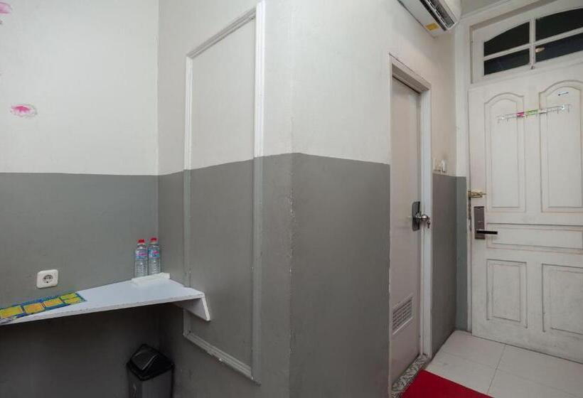 فندق Reddoorz Plus @ Kemayoran