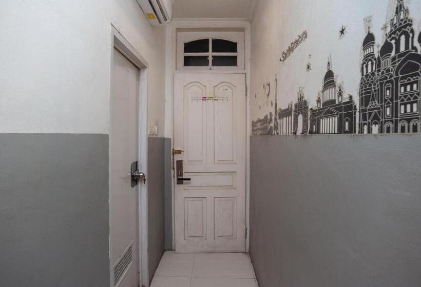 فندق Reddoorz Plus @ Kemayoran