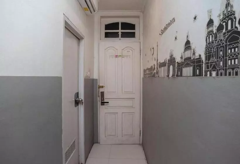 ホテル Reddoorz Plus @ Kemayoran