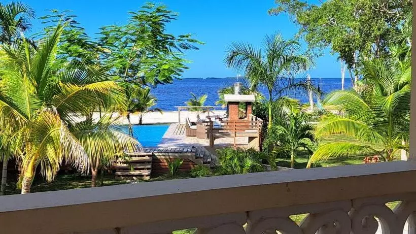 Hotelli Seaside Chateau Resort