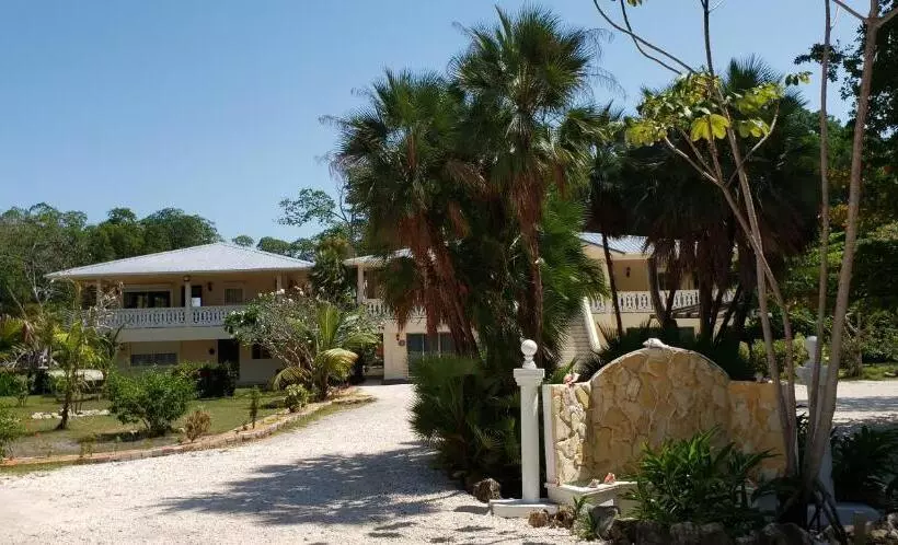 Hotelli Seaside Chateau Resort