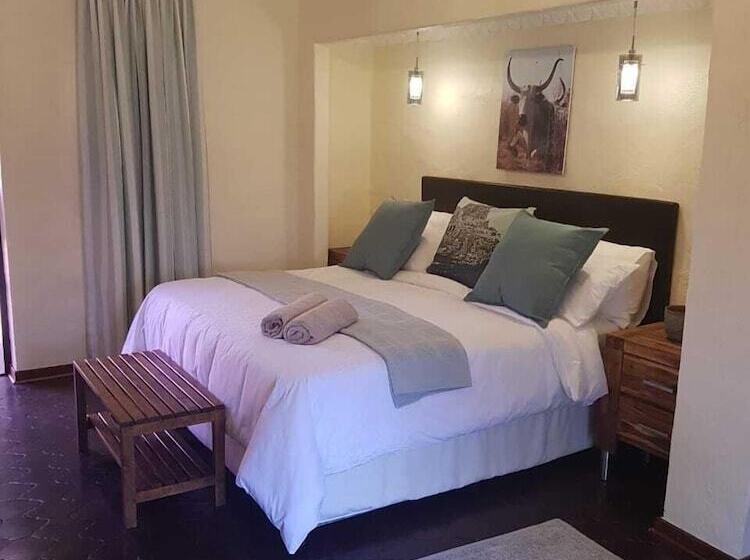 پانسیون Airport Tower Lodge