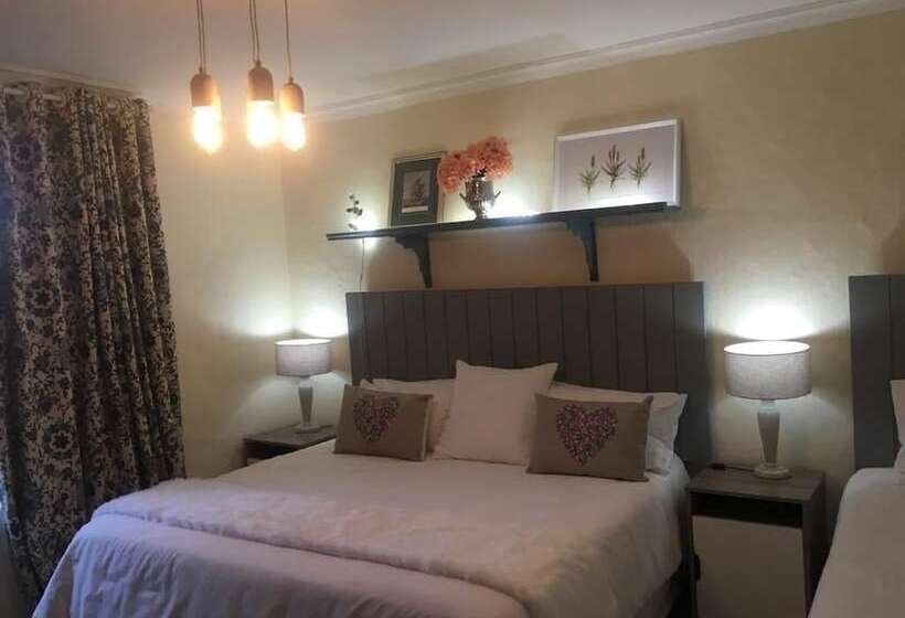 پانسیون Airport Tower Lodge