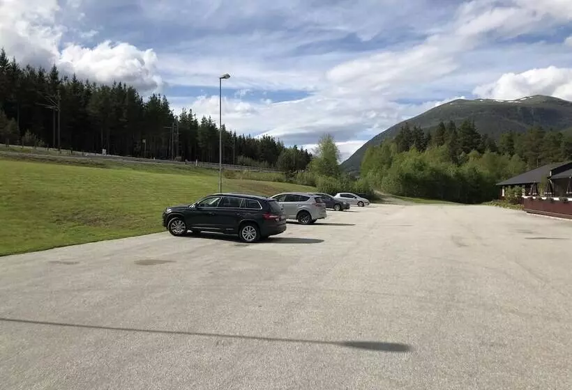 ペンション Dovreskogen Gjestegård As