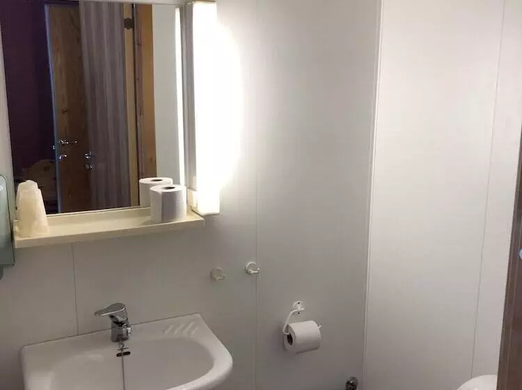 ペンション Dovreskogen Gjestegård As