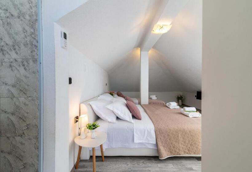 Pensão Aldino Rooms