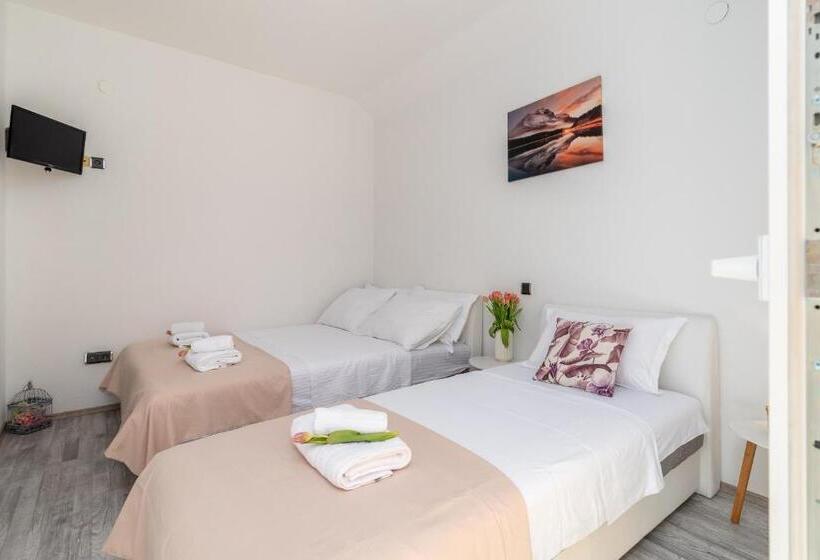 Pensão Aldino Rooms