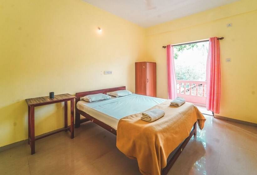 Piggy Hostel Arambol