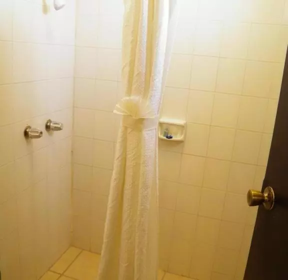 Seaside Hotel & Victor S Rv Park