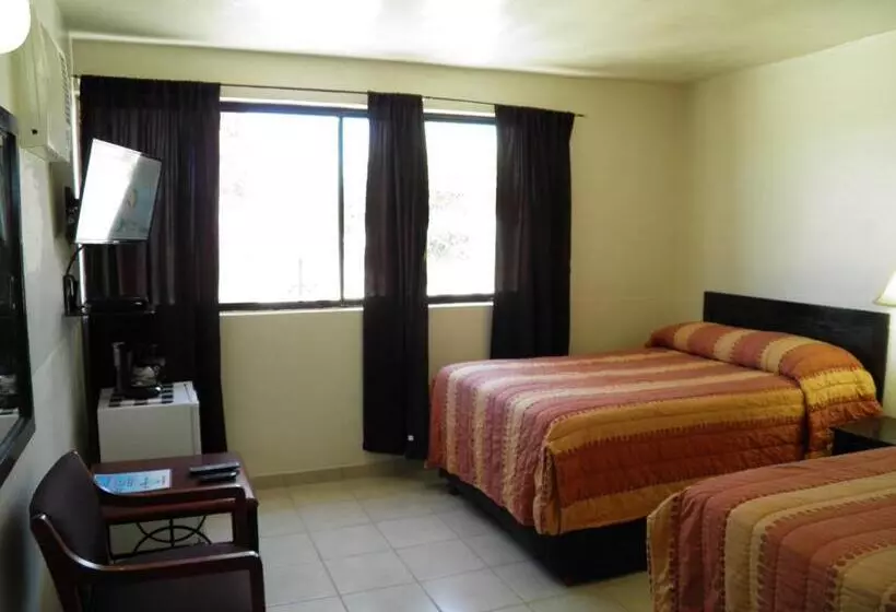 Seaside Hotel & Victor S Rv Park