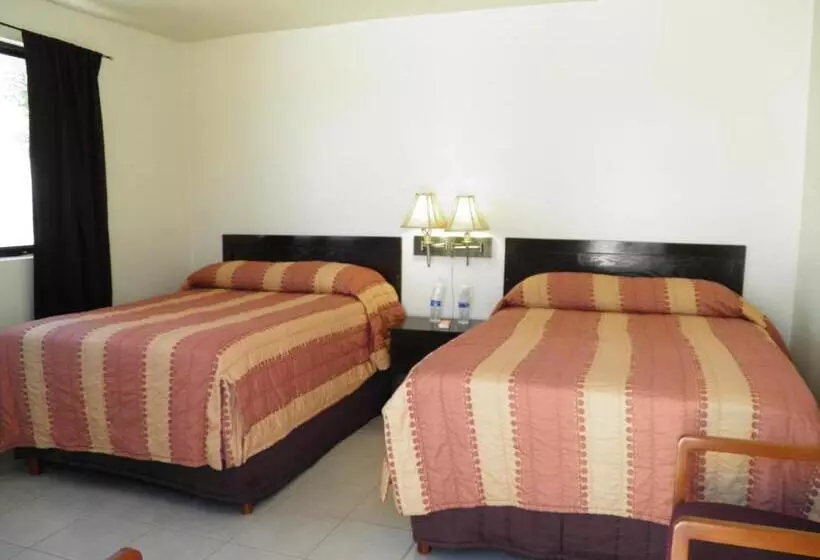 Seaside Hotel & Victor S Rv Park