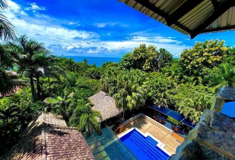 فندق Castillo Tambor Resort & Restaurant