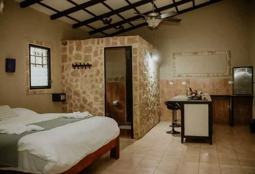 Hotelli Castillo Tambor Resort & Restaurant