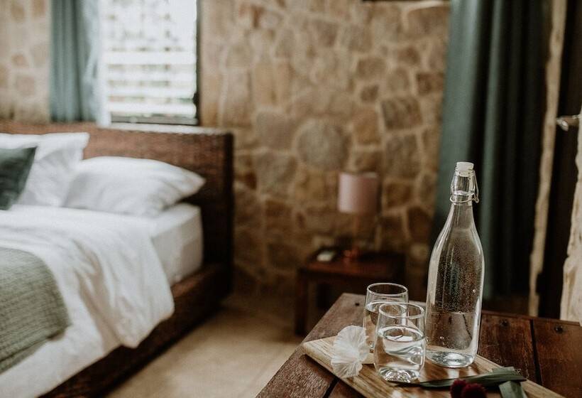 فندق Castillo Tambor Resort & Restaurant