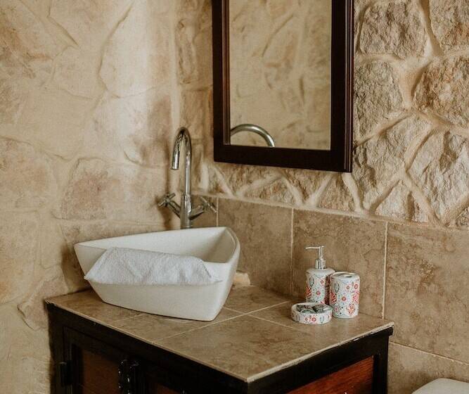 فندق Castillo Tambor Resort & Restaurant