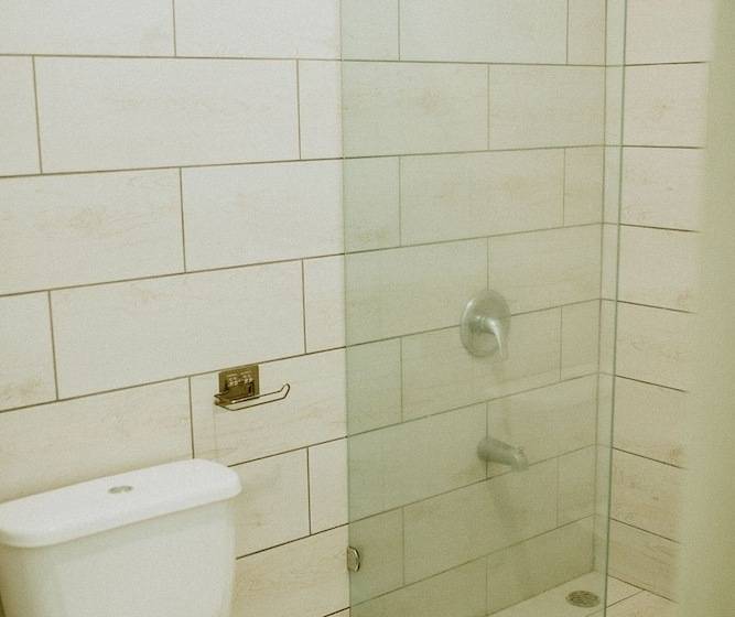 فندق Castillo Tambor Resort & Restaurant