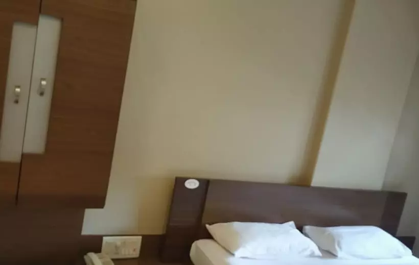 هتل Sai Palace Budget