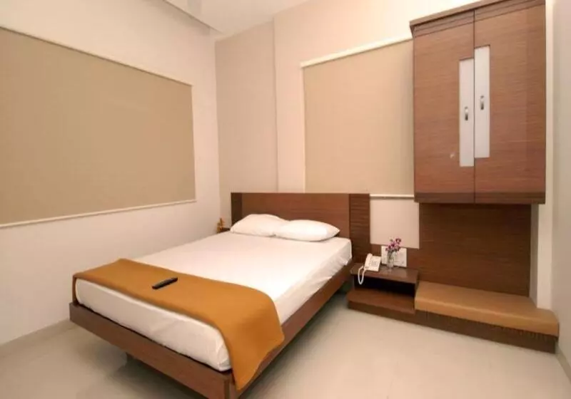 هتل Sai Palace Budget