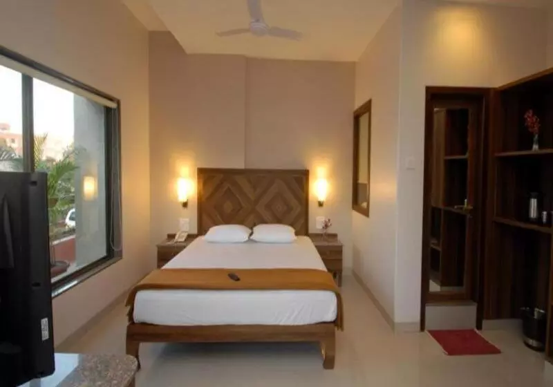 هتل Sai Palace Budget