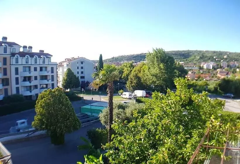 Pension Rooms Koblar