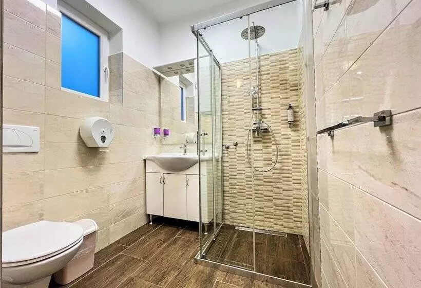 Pension Rooms Koblar