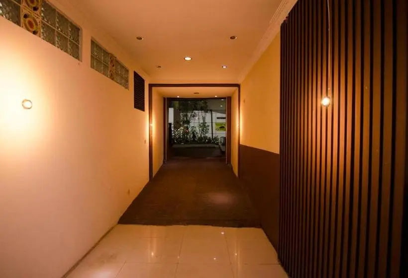ホテル Guest House Salon Fora Gegerkalong Setiabudhi Bandung