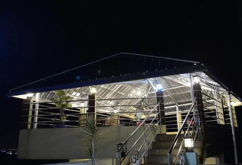 ホテル Guest House Salon Fora Gegerkalong Setiabudhi Bandung