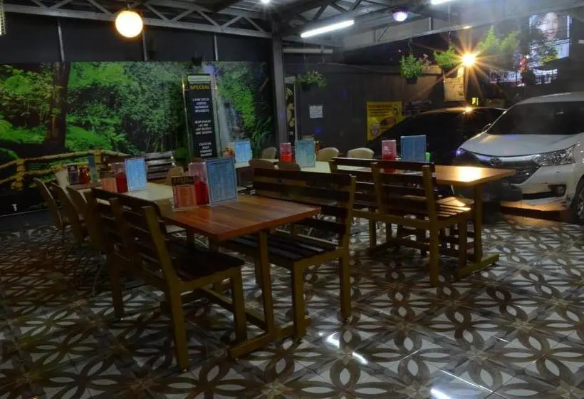 ホテル Guest House Salon Fora Gegerkalong Setiabudhi Bandung