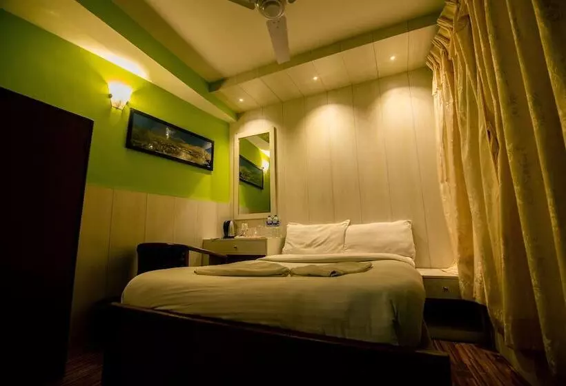 هتل Pomelo House