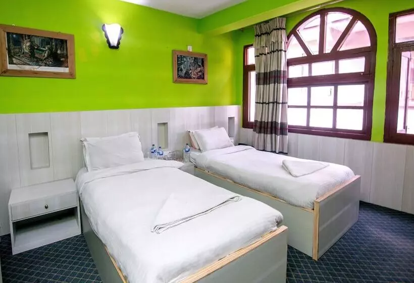 هتل Pomelo House