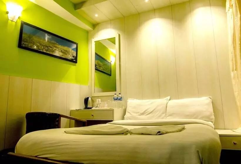 هتل Pomelo House