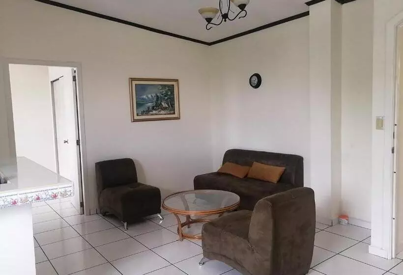 هتل Villa Serena San Benito