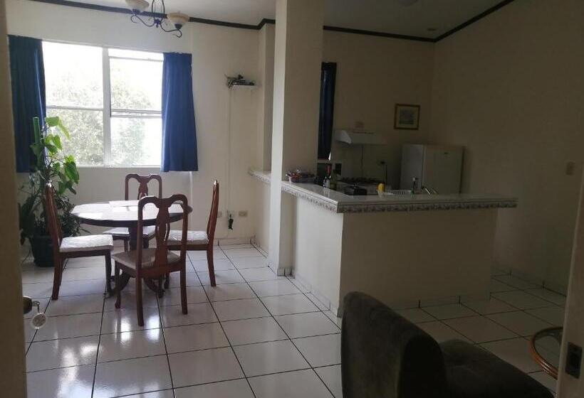 هتل Villa Serena San Benito