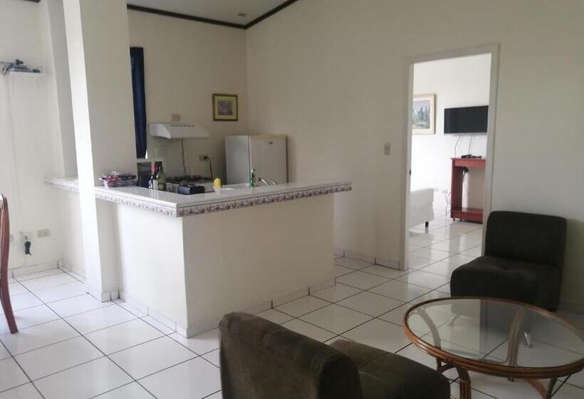 هتل Villa Serena San Benito