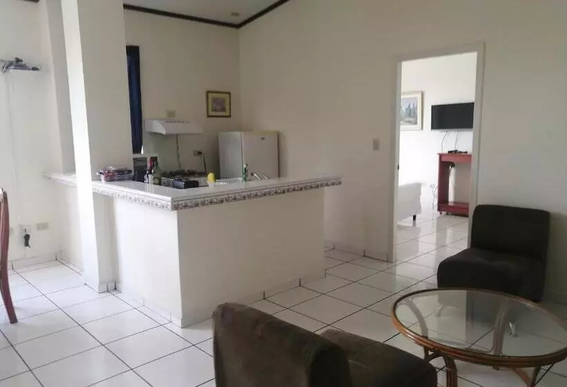 هتل Villa Serena San Benito