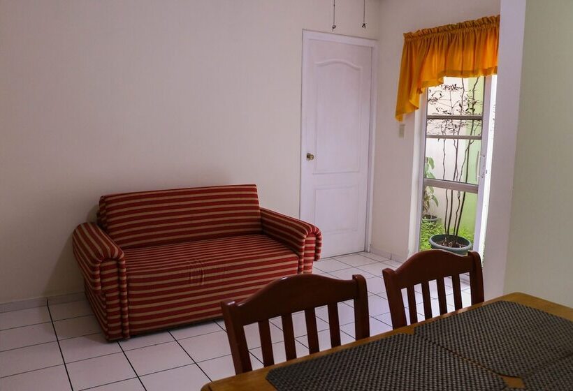 هتل Villa Serena San Benito