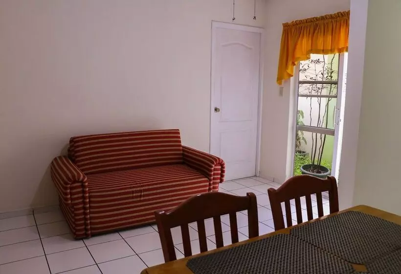 هتل Villa Serena San Benito