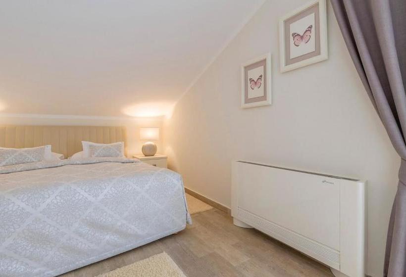 Luxury Apartments Villa Mande