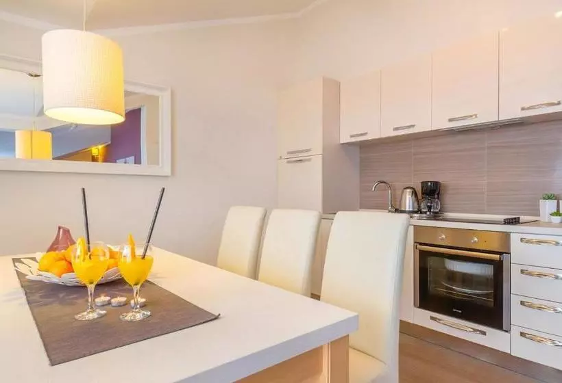 Luxury Apartments Villa Mande