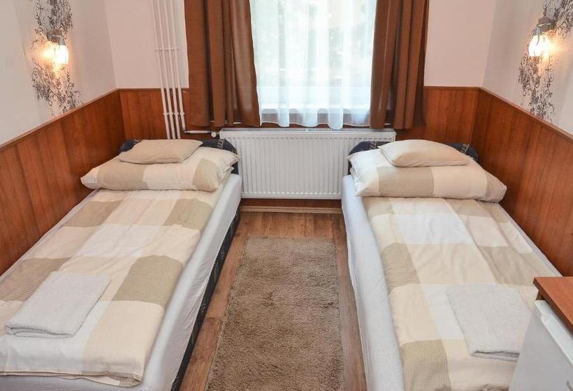 Média Panzió és Apartmanház