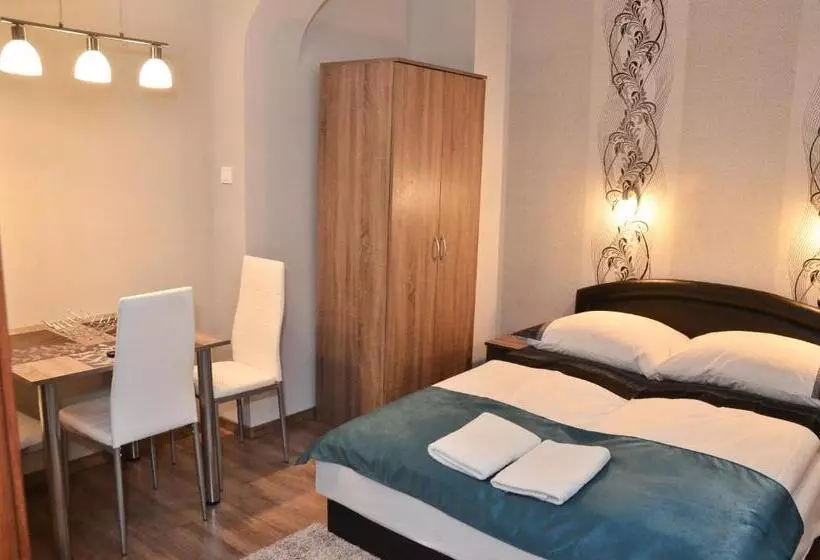 Média Panzió és Apartmanház