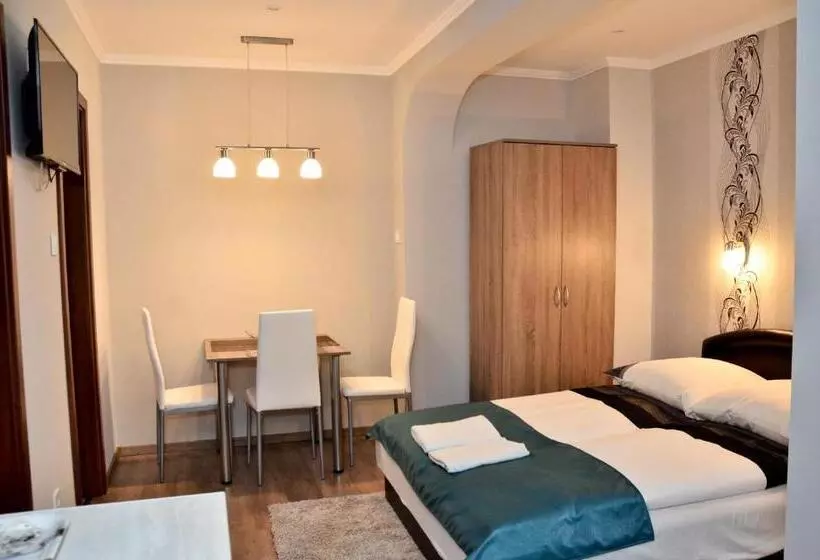 Média Panzió és Apartmanház