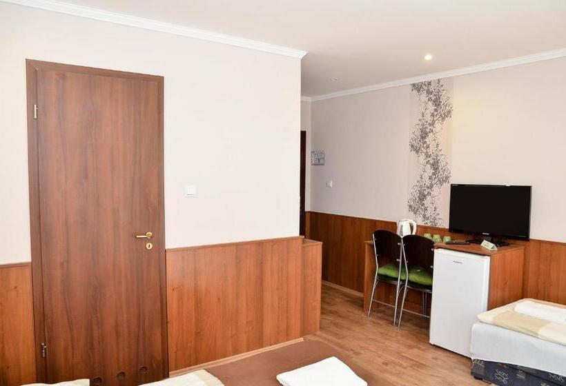 Média Panzió és Apartmanház