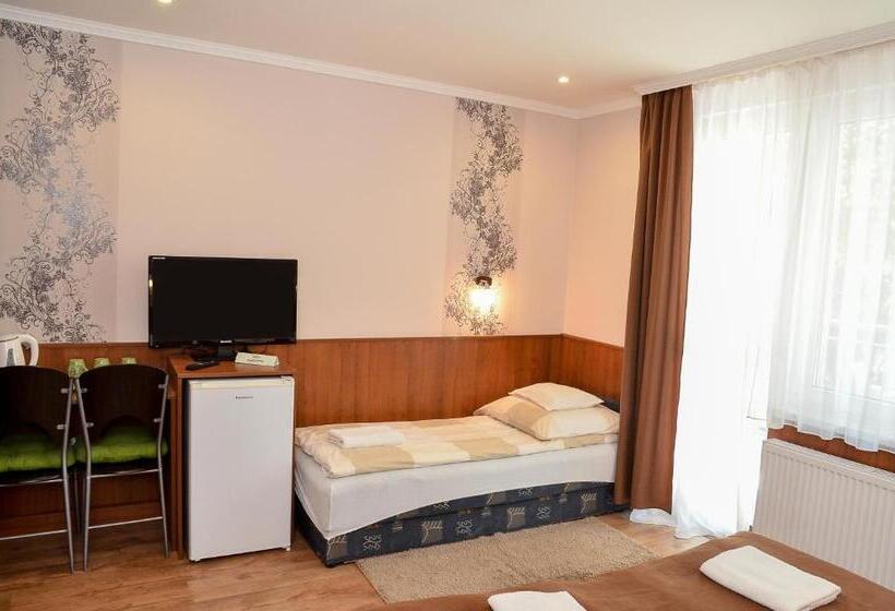 Média Panzió és Apartmanház