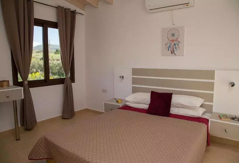 Coral Bay Sunlove Villa