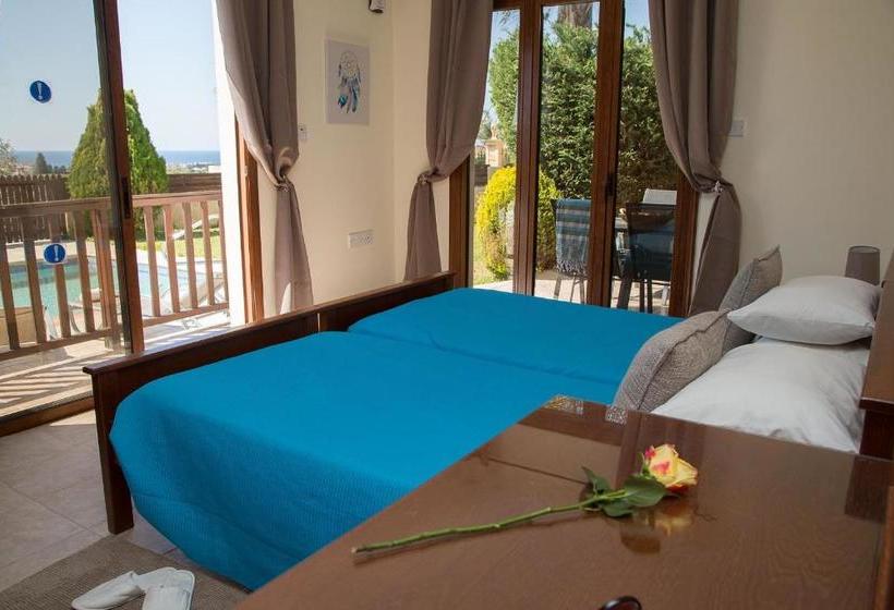 Coral Bay Sunlove Villa