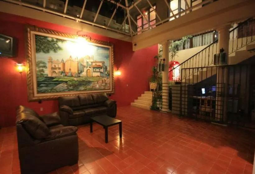 مسافرخانه Casa Madero